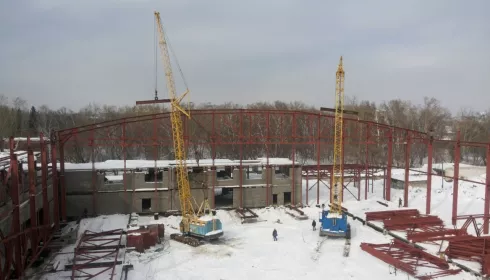 Алтайские власти не оставляют попыток найти подрядчика для подорожавшего ледового долгостроя в Барнауле
