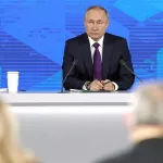 «Шлеп-шлеп» и «пятерочка». Самые яркие высказывания с ежегодной пресс-конференции Владимира Путина