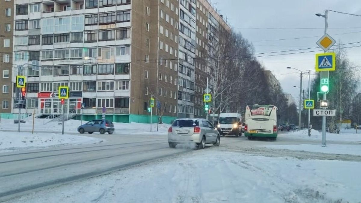 Пересечение проезда Северного Власихинского с улицей Шумакова