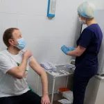 Губернатор Алтайского края Виктор Томенко повторно вакцинировался от ковида