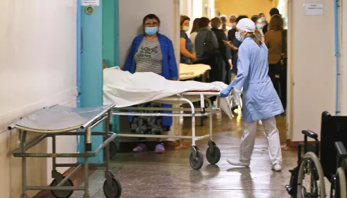 В Алтайском крае начались первые перечисления спецвыплат медикам