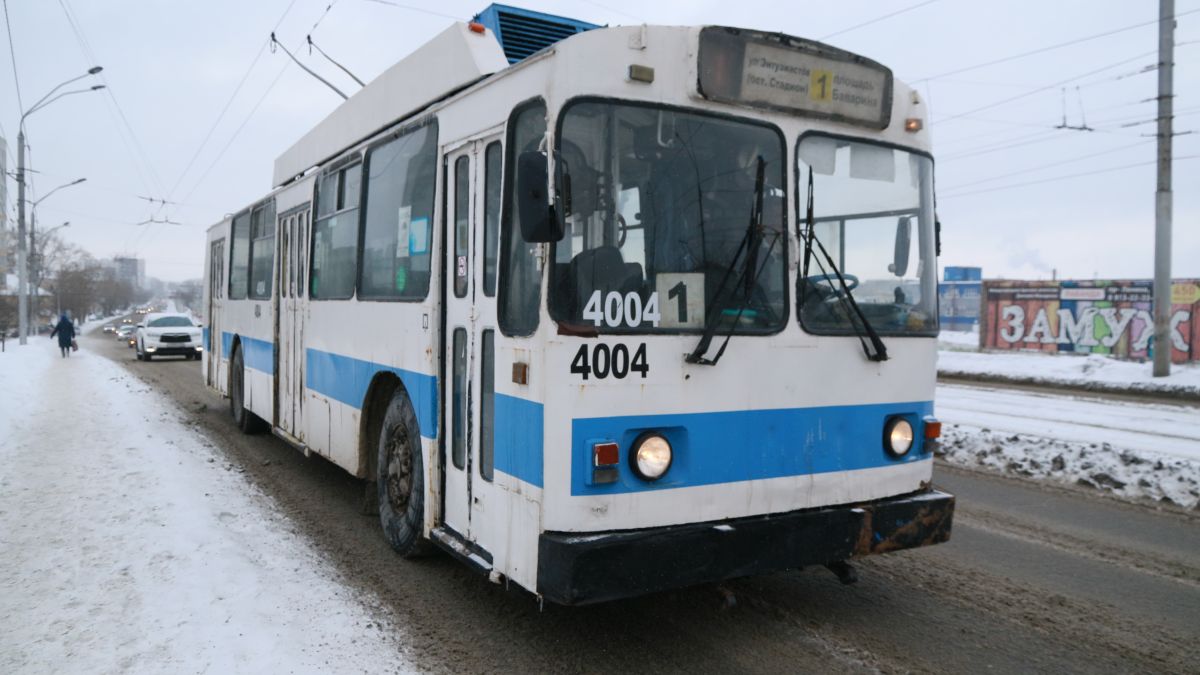 Троллейбус. Общественный транспорт Барнаула