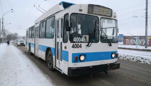 В Барнауле остановлено движение троллейбусов из-за повреждения сети