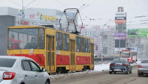 В мэрии Барнаула рассказали, сократят ли количество автобусов на новогодние праздники