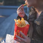 McDonalds и точка: что за спор между московской и приморской сетями фастфуда