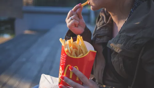 McDonalds и точка: что за спор между московской и приморской сетями фастфуда