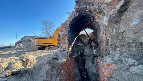 В Барнауле на площади Сахарова обнаружили туннель с аркой довоенного периода