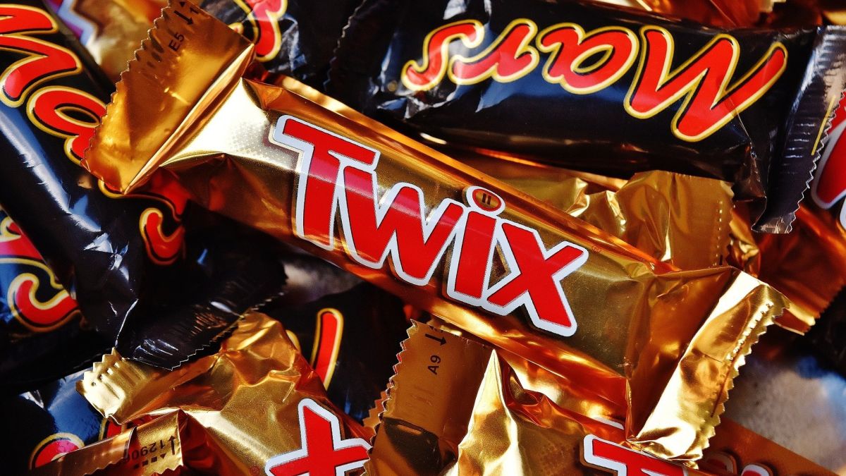 Шоколадные батончики Twix и Mars