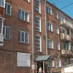 В Бийске рушится жилой дом, который сдали после капремонта за 80 млн рублей