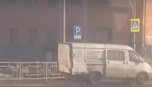 В Барнауле ДТП с двумя машинами произошло на пересечении Профинтерна и Калинина