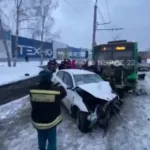 В Барнауле произошло жесткое ДТП с участием троллейбуса
