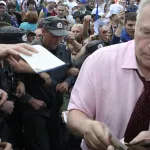 Чтобы слезы текли и коленки дрожали: яркие цитаты и пророчества Жириновского