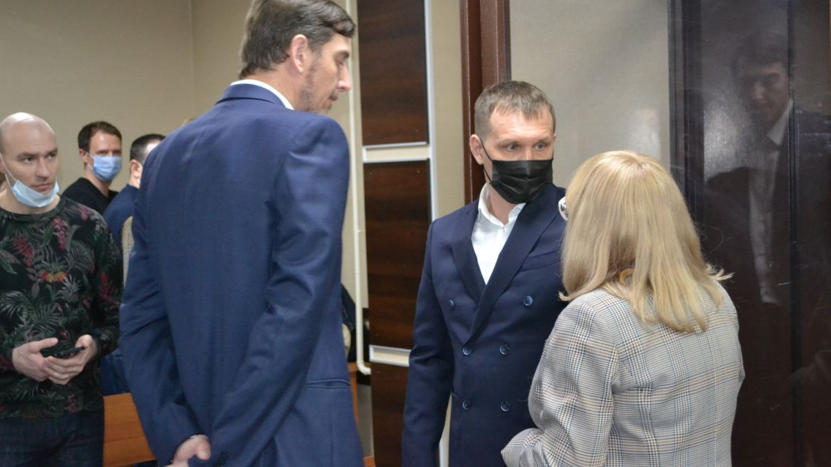 Михаил Старцев с адвокатами