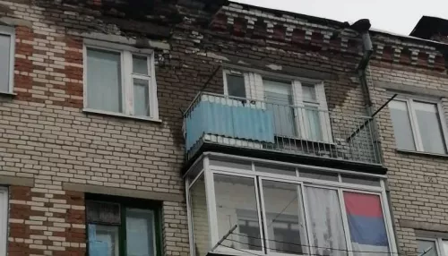 Жители Научного Городка вновь жалуются на дырявые крыши и потоп в квартирах