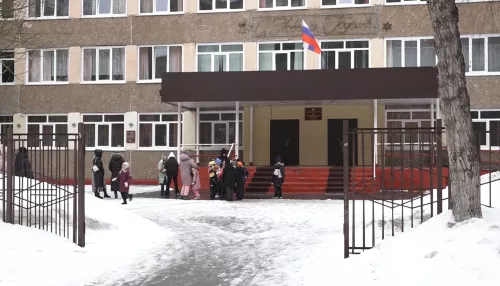 В Барнауле второклассник терроризирует одноклассников и учителей