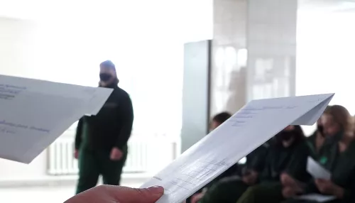 Осужденные новоалтайской колонии получили ответные письма и фото от своих детей