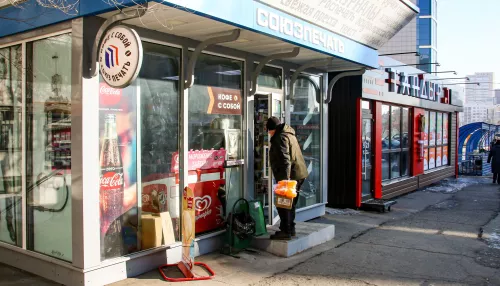 Власти Барнаула добиваются сноса нелегальных газетных киосков