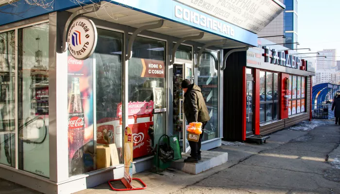 Власти Барнаула добиваются сноса нелегальных газетных киосков