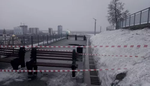 В Барнауле на террасе Нагорного парка размыло асфальт