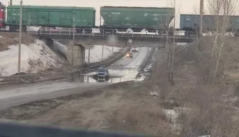 Жители Новоалтайска и Белоярска жалуются на объезд после закрытия моста