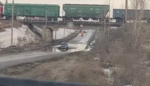 Жители Новоалтайска и Белоярска жалуются на объезд после закрытия моста
