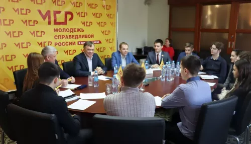 Стипендии и зарплаты. Алтайские социалисты предлагают решение проблемы миграции