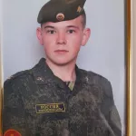 Не успел увидеть дочь: в Камне-на-Оби простились с погибшим на Украине солдатом