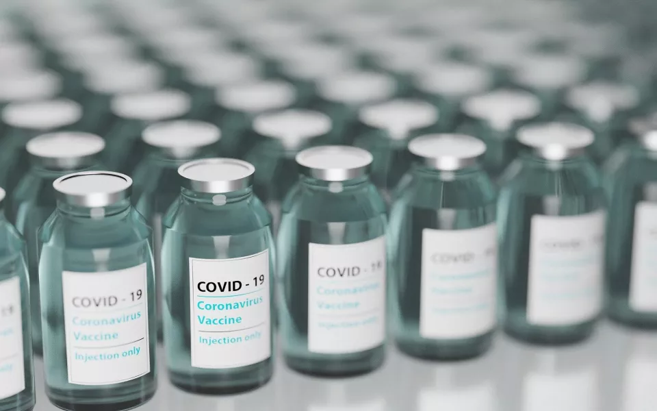 За последний месяц среди россиян значительно вырос спрос на вакцинацию от COVID