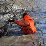 В Алтайском крае спустя сутки нашли тело утонувшей в реке восьмилетней девочки