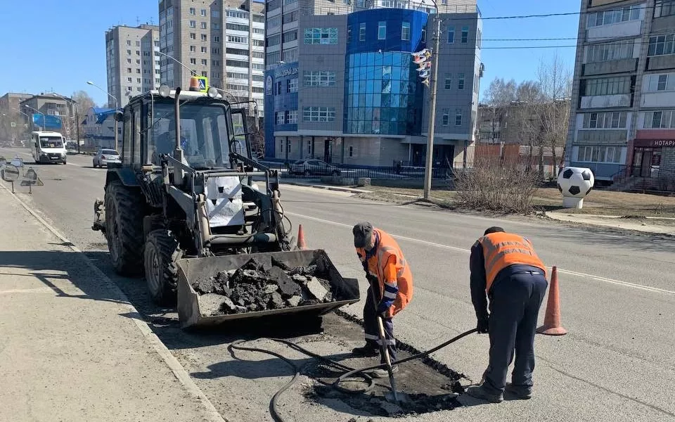В Барнауле ремонтируют дороги на улицах Малахова и Энтузиастов