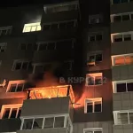 В Барнауле загорелся балкон квартиры на улице Балтийской