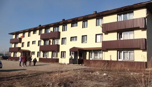 Дети-сироты из села Алтайского тонут в стоках из канализации в своих квартирах