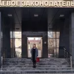 Алтайского политика-трансгендера не пустили на сессию в заксобрание