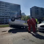 В Барнауле на улице Малахова произошло ДТП с перевертышем