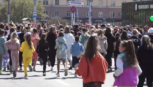 В Барнауле около 3 тысяч человек поучаствовали в забеге Кольцо Победы