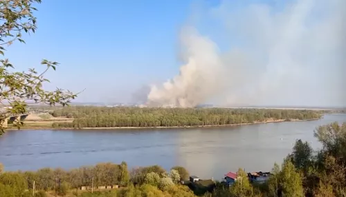 В Барнауле снова заметили дым от пожара за Старым мостом