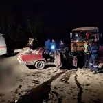 В Бийске три человека погибли в ночном ДТП с автобусом