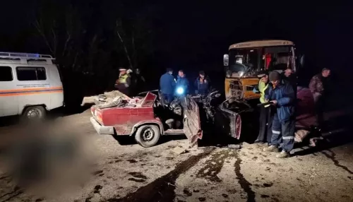 В Бийске три человека погибли в ночном ДТП с автобусом