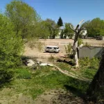 В одном из дворов Барнаула нашли разбитую машину скорой помощи