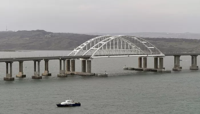 В России усилят охрану Крымского моста на фоне намеков на его атаку