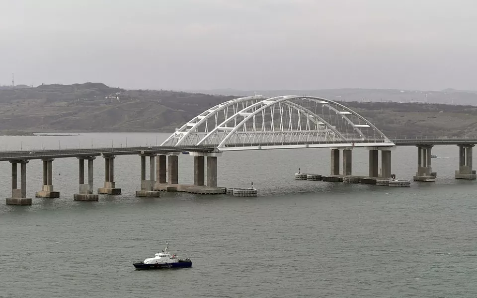 В России усилят охрану Крымского моста на фоне намеков на его атаку