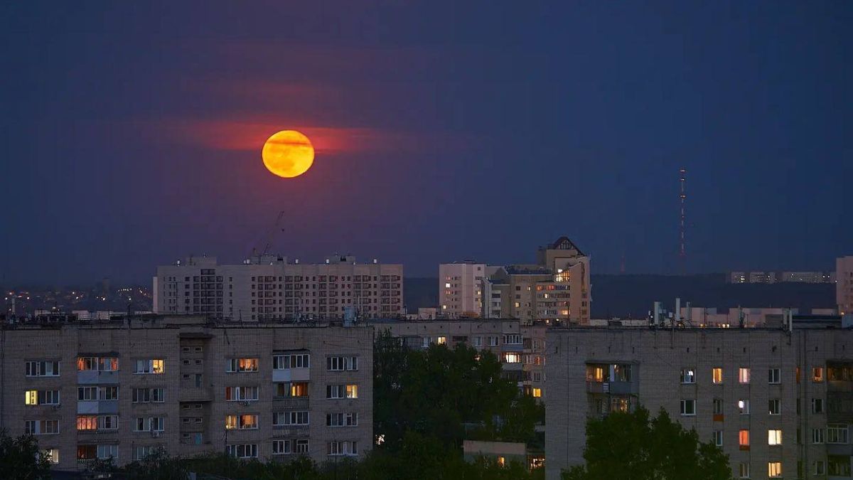 Кровавое суперлуние в Барнауле