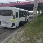 В Барнауле у пассажирской маршрутки на ходу отвалились колеса