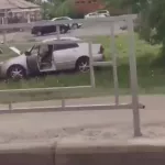 Иномарка улетела в кювет после ДТП на Павловском тракте в Барнауле