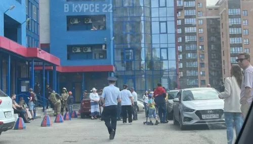 В центре Барнаула в квартире произошло обрушение стены
