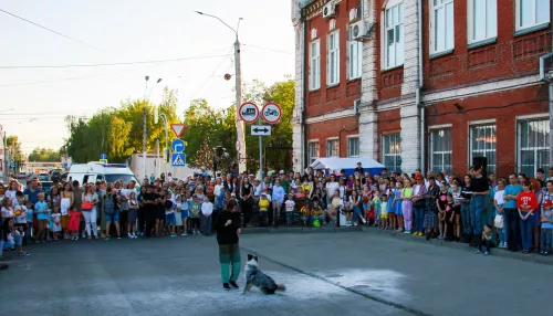 Танцы, песни и экскурсии с губернатором. Как в Барнауле прошла Ночь музеев-2022