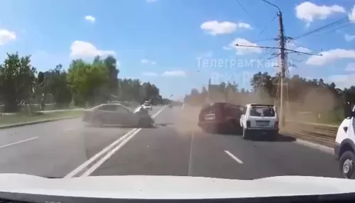 В Сети опубликовали видео смертельной аварии на Горе в Барнауле