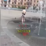 В Рубцовске женщина почти догола разделась в фонтане на центральной площади