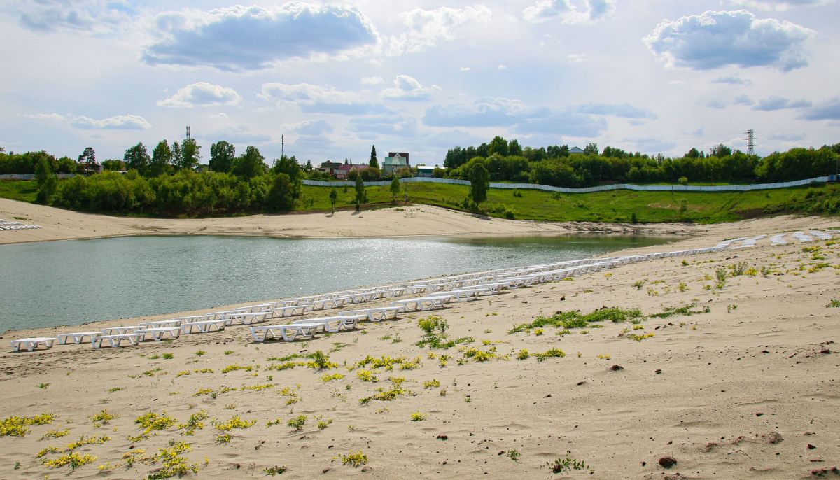 Г пески. Пляж на озере. Пляж в Озерах. Барнаульский пляж городской. Село Пески.