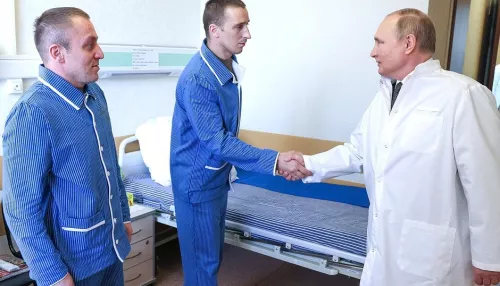 Будешь танцевать? Как Путин в военном госпитале навестил раненных на Украине